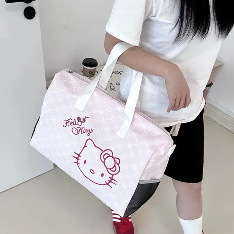 

Miniso Embroidery Hellokitty Y2k Travel Bag Large Capacity Duffel Bag Zipper Japanese Pink Luggage Handbag Sports Gym Bag Women