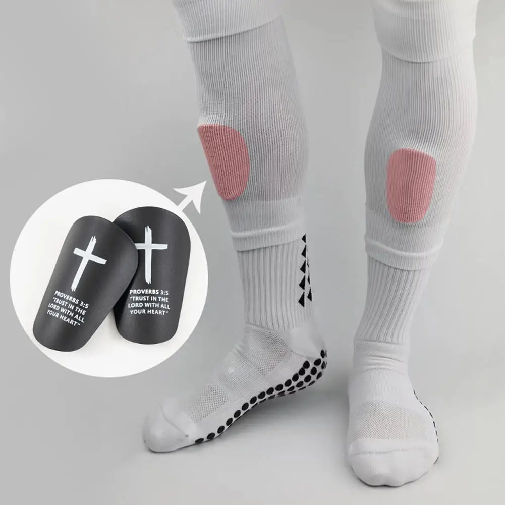 2 Buah Pelindung Kaki Sepak Bola & Bantalan Kaki untuk Latihan & Pertandingan Sepak Bola Perlengkapan Sepak Bola Esensial