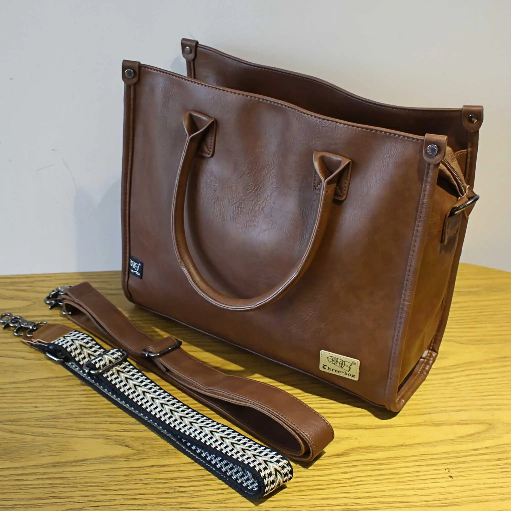 

Faionable Street-Sle Men's Commuter Handbag oulder Crossbody Bag 3-Inch Laptop Bag Soft PU Leather Vertical Square ape