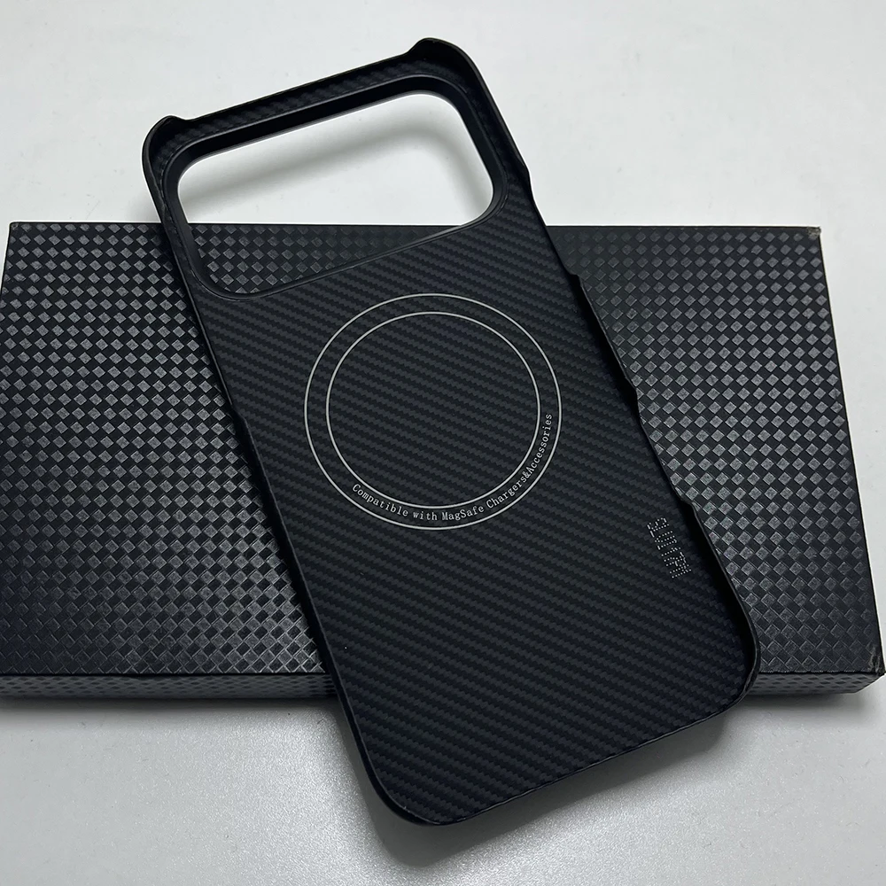 

For Magsafe Magnetic Carbon fiber for iPhone 17/16/15/14/13 pro max Half-wrapped Case aramid fiber phone covers for iPhone 17pro