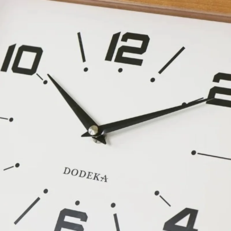 Wooden Wall Clocks Vintage Decorative Wall Clock Stylish Minimalist Japanese Silent Number Clocks Living Room Decorations