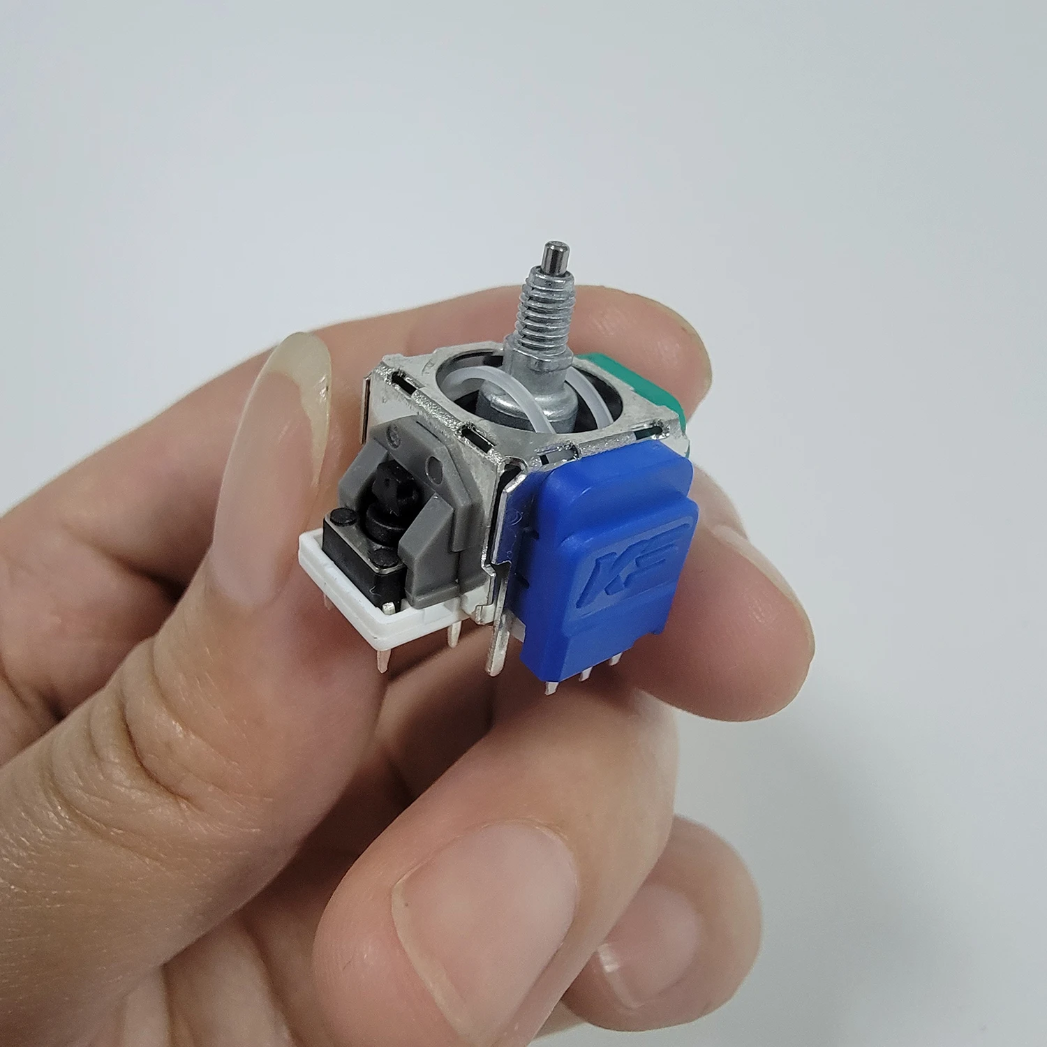 2/4/6/8/10 Uds k-plata JS13 Pro TMR Joystick para Xbox Elite 2 controlador reemplazo TMR Joystick electromagnético 3D Thumbstick