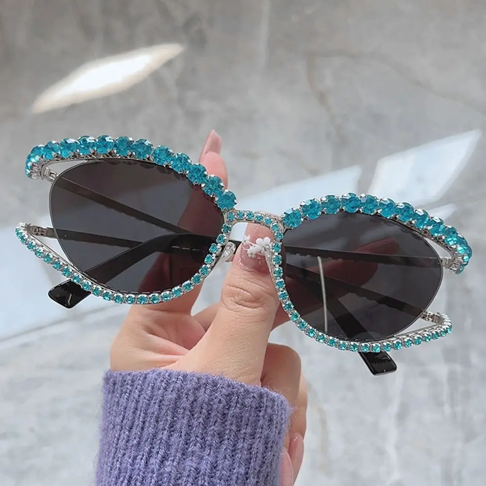 

Unique New Fashion Hollow Frame Y2k Female Shades Shiny Sunglasses Luxury Rhinestone Party Sun Glasses