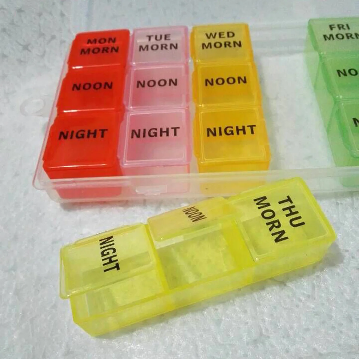 

21 Grid Pill Organizer 7 Day Weekly Medication Container Hygienic Plastic Storage for Vitamins Supplements Travel Home and