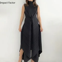 2024 Miyake Fold Hat High Neck Sleeveless Leaky Shoulder Fashion Elegant Loose Womens Casual Party Dress Spring Best Seller