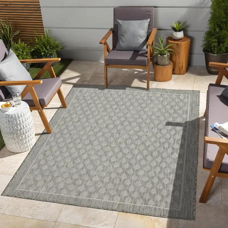 Silver 5'3" x 7'3" Indoor/Outdoor Area Rug