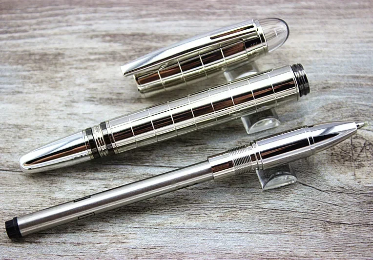 قلم هدايا فاخر من سلسلة واكاكا ستارواكر مون رولر بلون الحبر