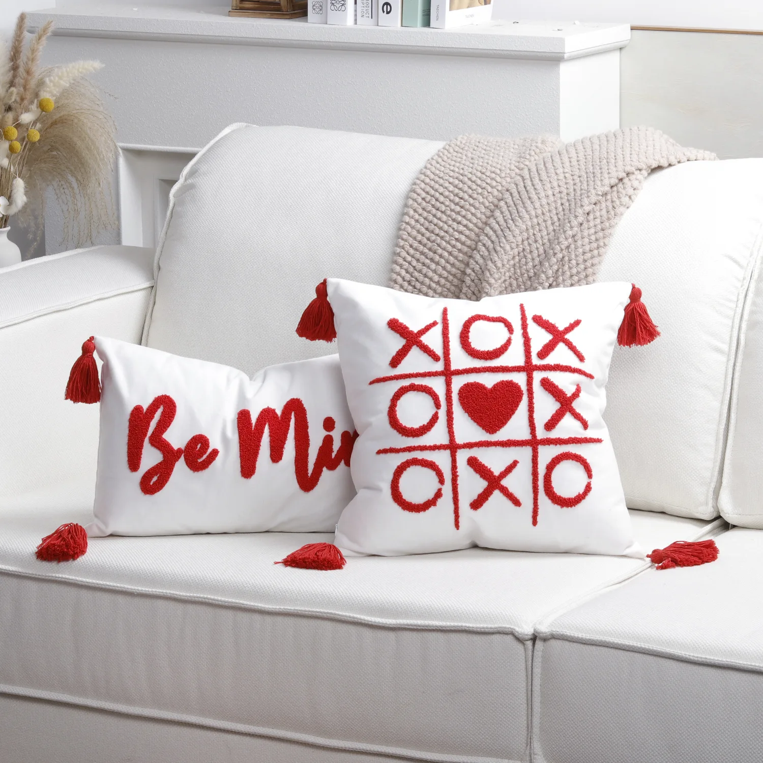 Red and White Couple Towel Embroidered Cushion Cover Velvet Embroidered Valentine's Day Sofa Pillowcase Cojines 30x50/45x45cm