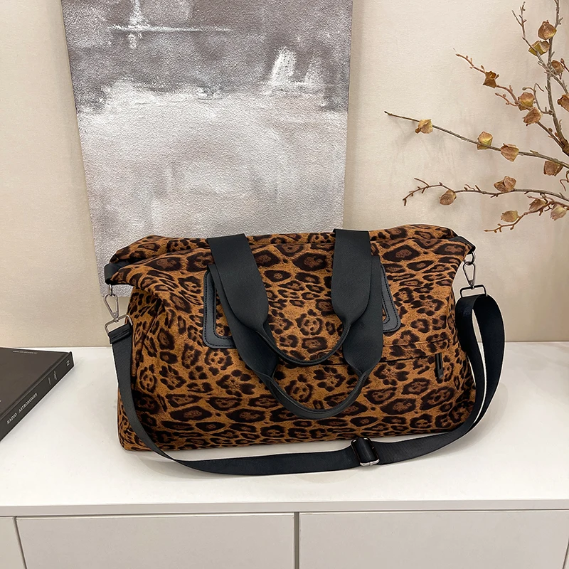 

Casual Large Capacity Flannel Travel Tote Bags Leopard Strawberry Bow Patterns Personality 2025 Hot Trendy Women's Shoulder Bags