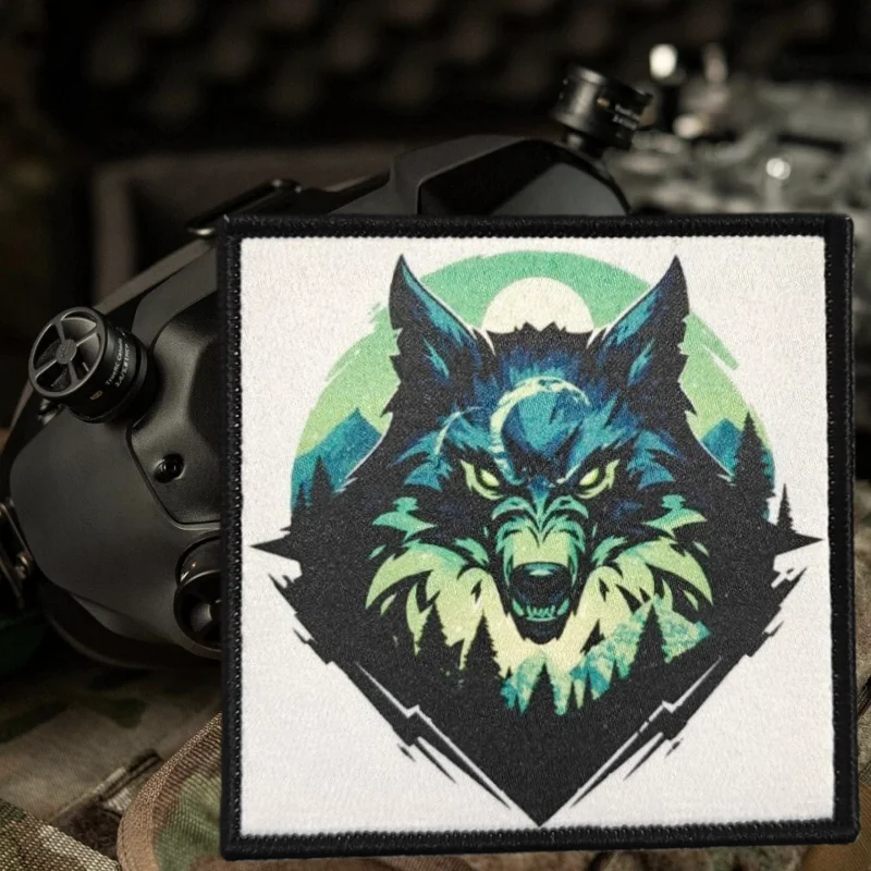 Parche táctico rey lobo bosque feroz con velcro para mochila y chaleco - imagen 2