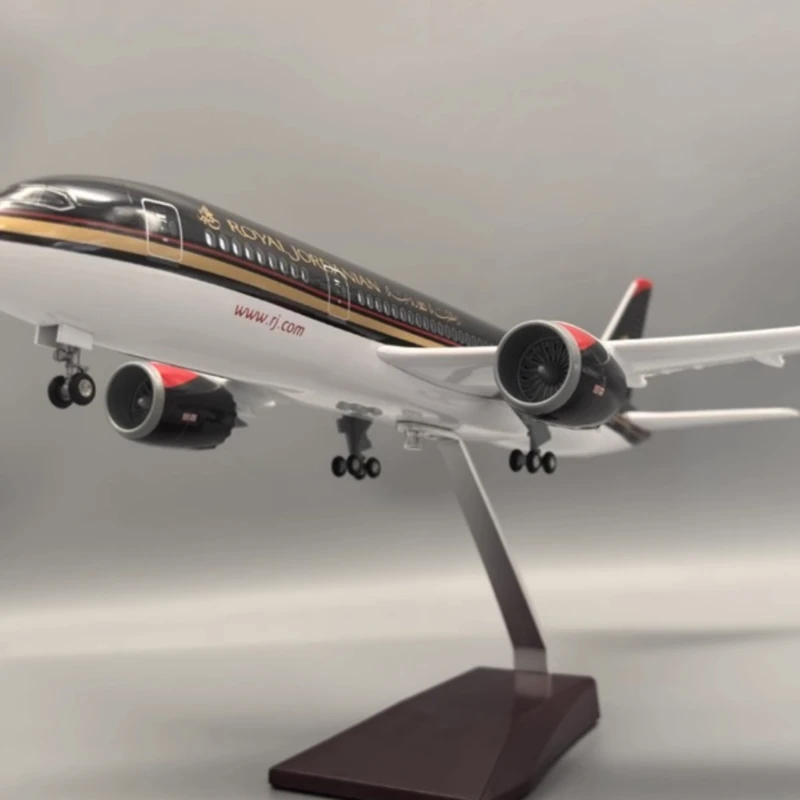 1:130 Scale Model Royal Jordanian B787 Aircraft Air Airlines With Light and Wheel Diecast Resin Airplane Collection Display Fan