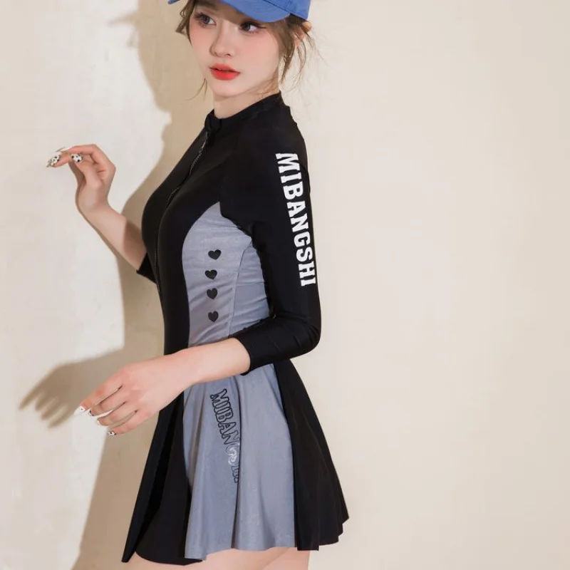 Long-sleeved one-piece swimsuit for women, professional slim-fit, conservative sporty style, letter-printed swimwear, plus-size