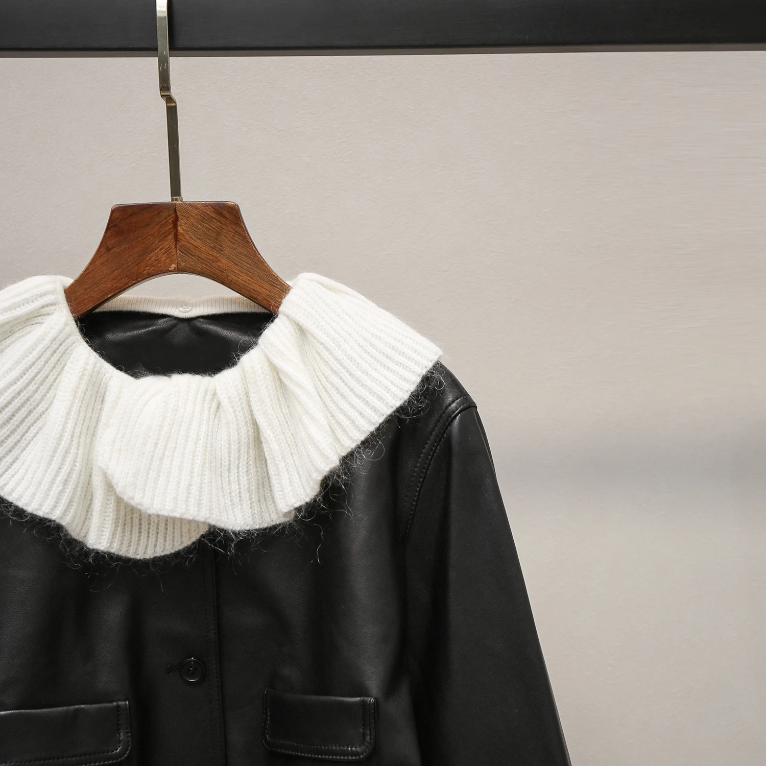 レトロスタイル長袖明るいレザージャケットショートコート小柄な人向けドールカラー秋新作レディースファッション