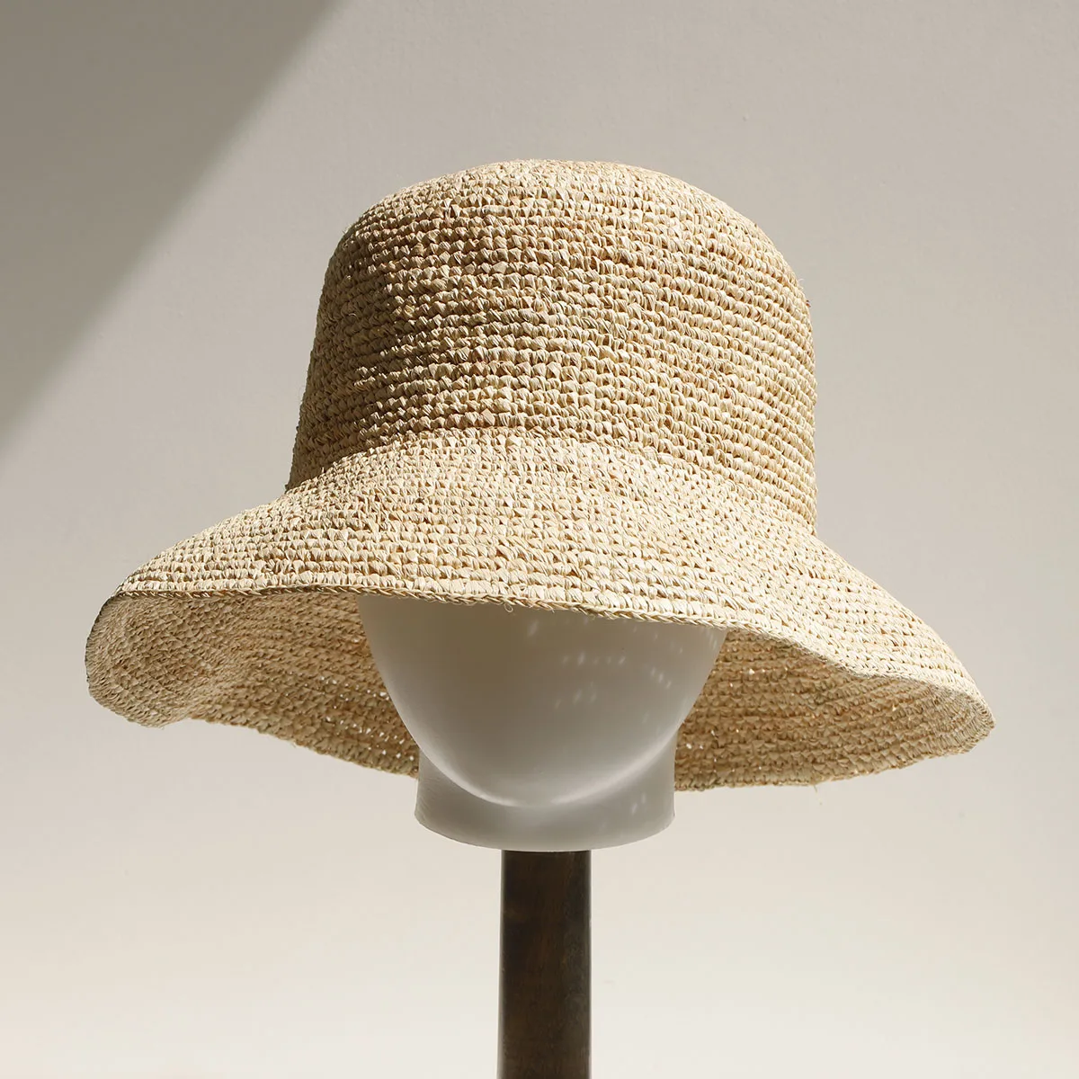 

Новая женская пляжная шляпа-ведро из рафии 2026 года, летняя, для бикини, корейская, для путешествий, солнцезащитная, дышащая, в стиле рыбацкой шляпы