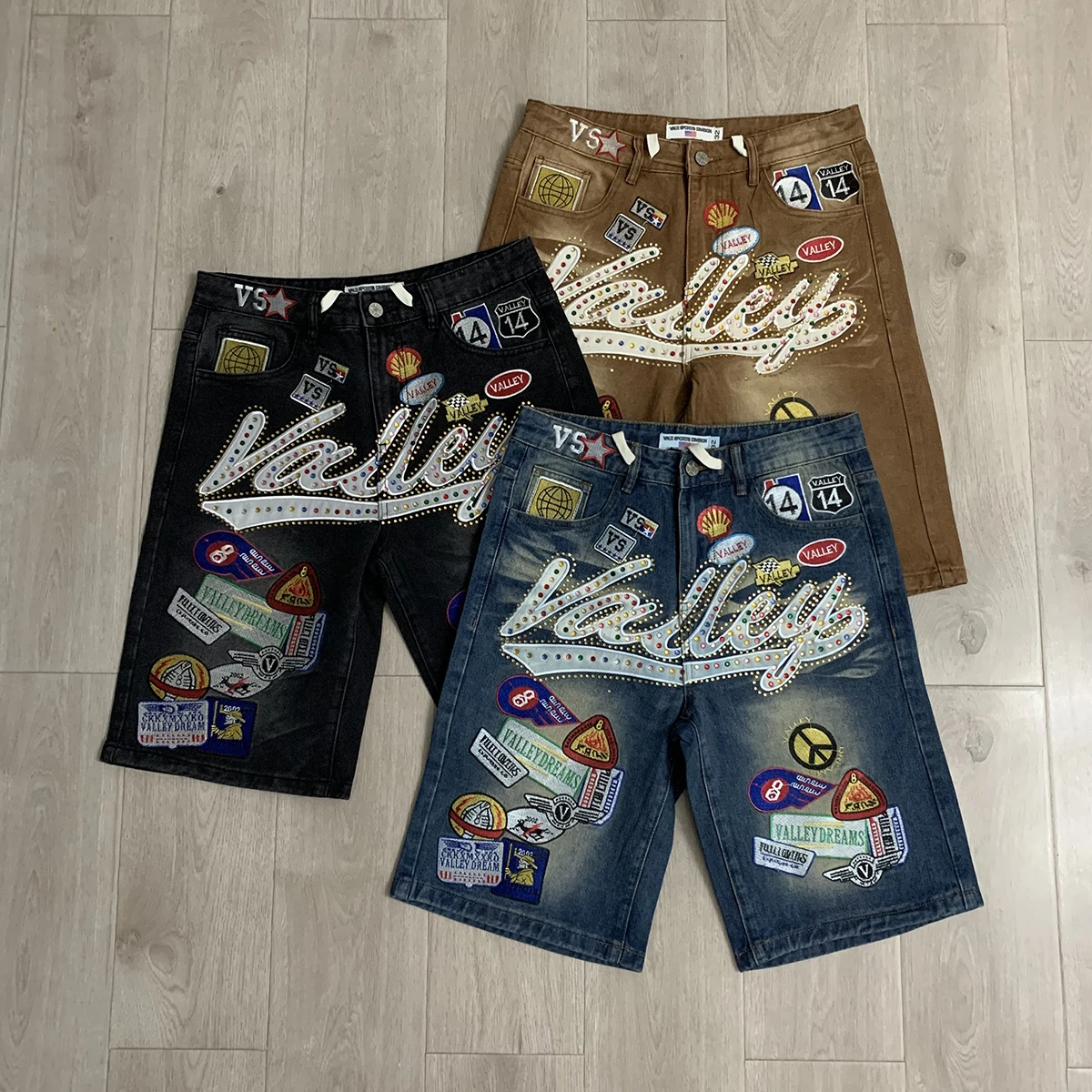 Shinning Diamond Letter Embroidery Washed Jeans Shorts for Men and Women Vintage Baggy Rhinestone Baggy Denim Shorts Oversized