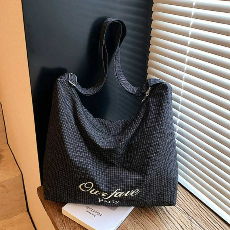 

Новая женская текстура, простая и универсальная сумка на плечо, модные сумки через плечо, легкая повседневная сумка для хранения на каждый день