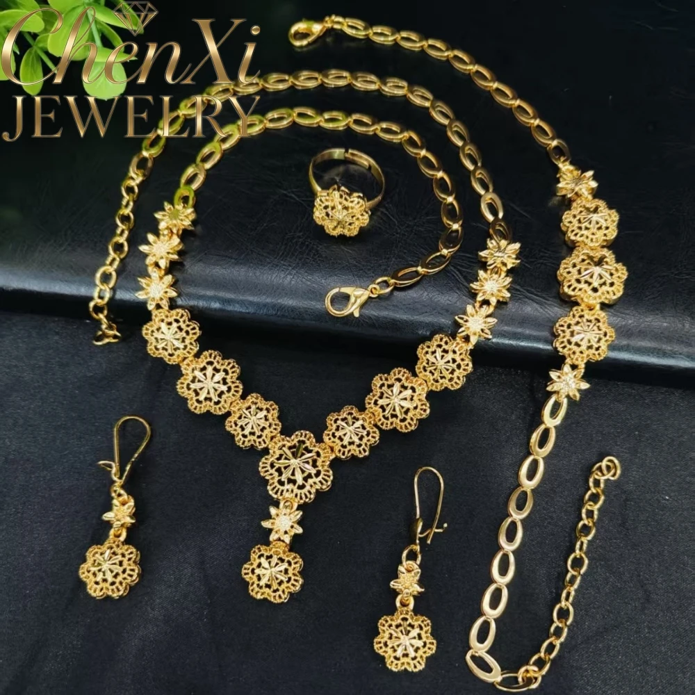 Alluvial Gold Three-Dimensional Hollow-Out Flower Necklace Elegant Charms Standout Piece High-End Keepsake Exquisite Luxury Gift