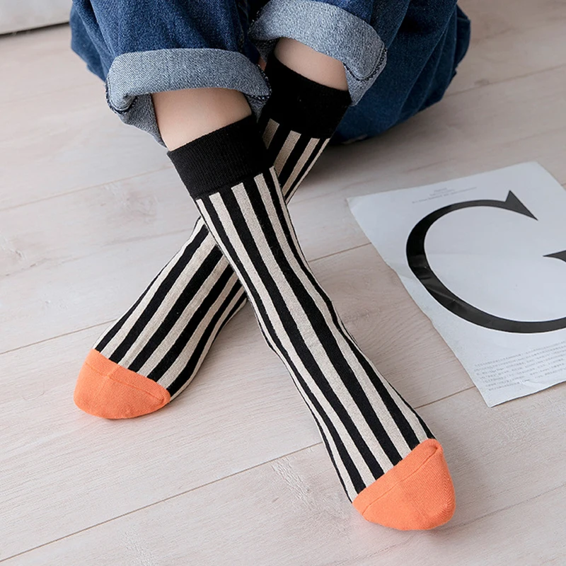 Harajuku Vertical Stripe Contrast Socks Japanese Style Street Skateboard Couples Sport Sock Women Men Hip Hop Cotton Soxs