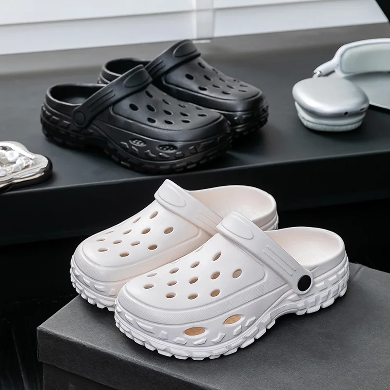 2026 New Breathable Flat Sandals Women Hollow Out Eva Non Slip Beach Slippers Woman Summer Lightweight Soft Sole Clogs Shoes