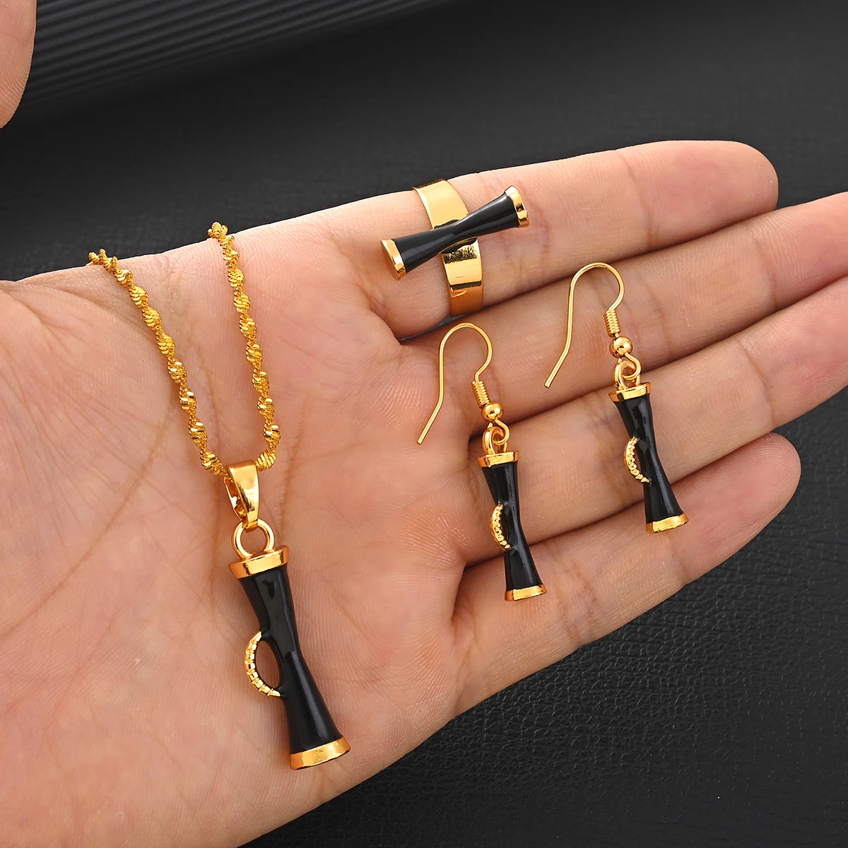 Women Fashion Png - Papua New Guinea Drum Pendant Necklaces