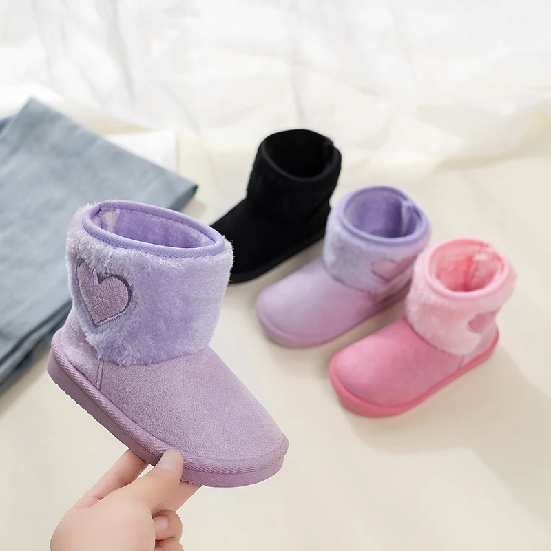 

Детские теплые хлопковые сапоги для мальчиков и девочек, новинка 2023 года, зимние детские зимние сапоги с милым сердечком, нескользящие, простые, универсальные, повседневная одежда, возраст 3–5 лет
