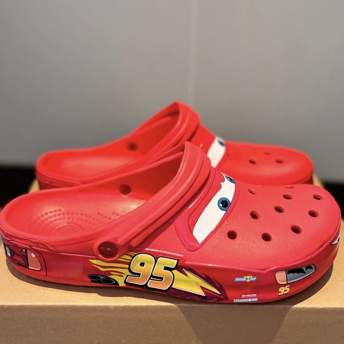 New Disney McQueen Pix Cartoon Solid Color Waterproof Anti Slip Hole Outdoor Sandals Casual Sandals Adult Anime Accessories