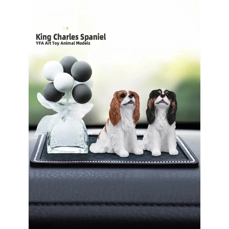 YFA 캐벌리어 킹 찰스 스패니얼 모델 현실적인 로얄 개 입상 연인 선물 자동차 장식 우아한 수지 홈 장식품