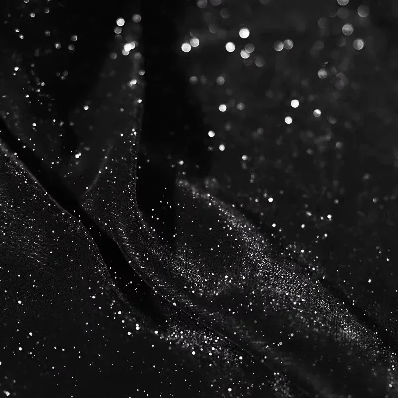 Tessuto di velluto stellato di seta brillante Tessuto per abbigliamento con gonna cheongsam per abito formale da cucito lucido e scintillante in morbida seta argentata