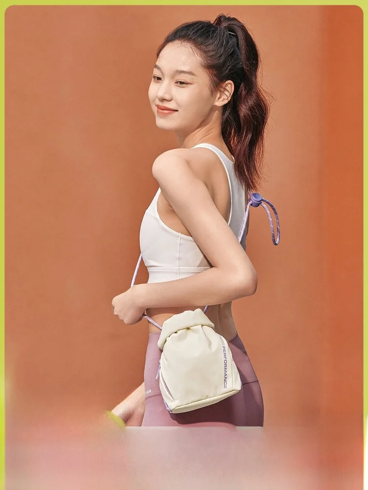 sac-bandouliere-unisexe-decontracte-et-leger-resistant-a-l'eau-accessoire-sportif-et-tendance-pour-l'exterieur