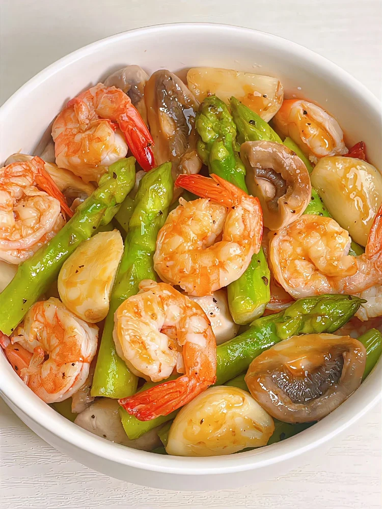 

Новая машина для формования тортильи. Маленькое оборудование для изготовления тортильи для изготовления тортильи.