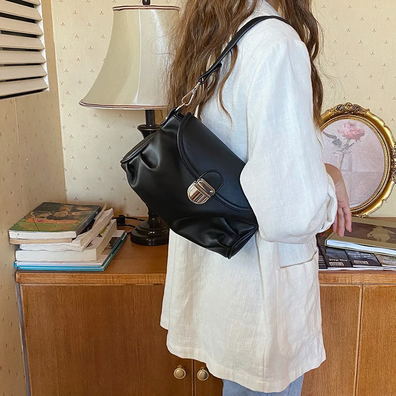 

TRSYPHXM 2024 new women's bag niche French design armpit bag retro large buckle soft leather shoulder crossbody bag