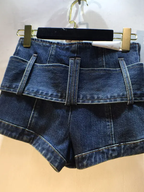 

Vintage Washed Button Detail Jean Shorts Summer New Punk Spice Girl Design Waist Seal Low Waist Hip Wrap Elastic Denim Shorts