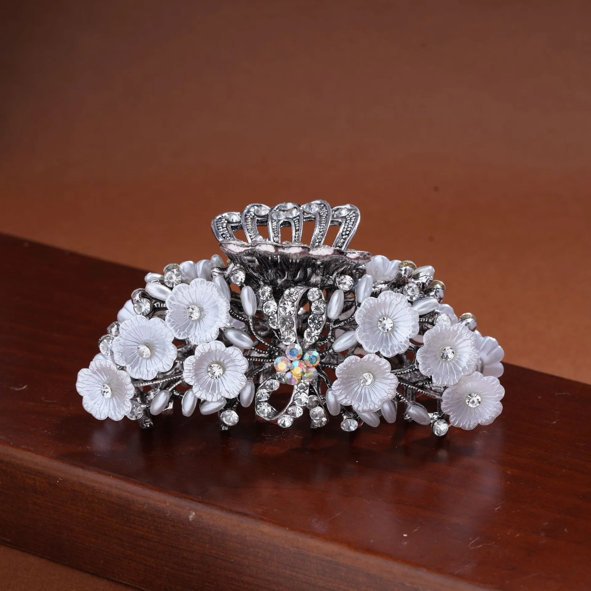 French retro women\'s crab hair clips accessories large white sparkling diamond clip antique silver electroplating flower hairpin