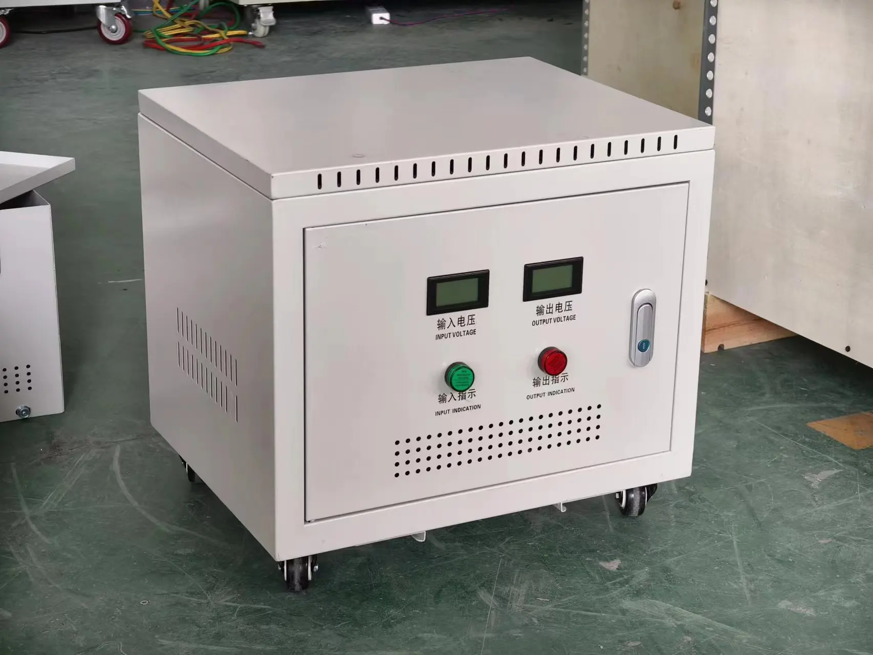 Transformator Step up 208v hingga 380v 50~60Hz Transformator Isolasi Otomatis Tiga Fasa