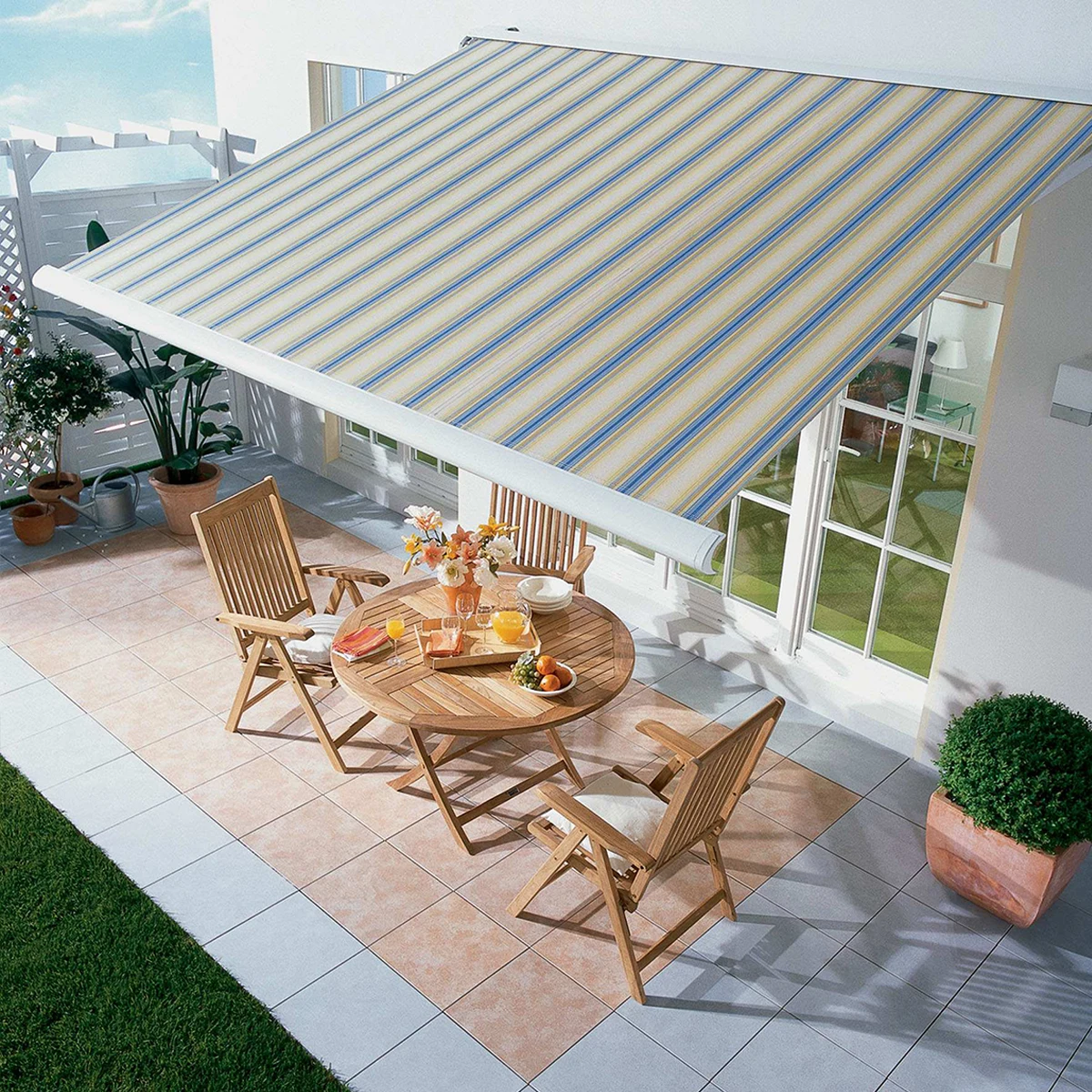 Factory Hot Sale Full Cassette Motorized Awning with 4m 5m 6m 7m Wide with Remote Control