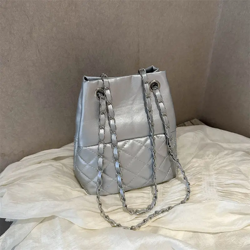 New Golden Chain Trend Girl Woman Messenger Shoulder OL Bags PU PVC Leather Women Lady Shining Handbag Purses Small Bags