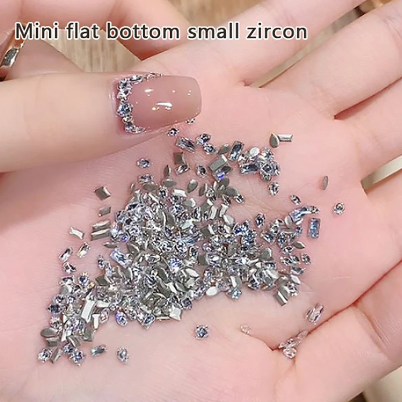 ~50 Pezzi Mini Zirconi per Unghie, Cristalli Scintillanti, Collezione di Strass Misti, Decorazioni di Lusso per Manicure
