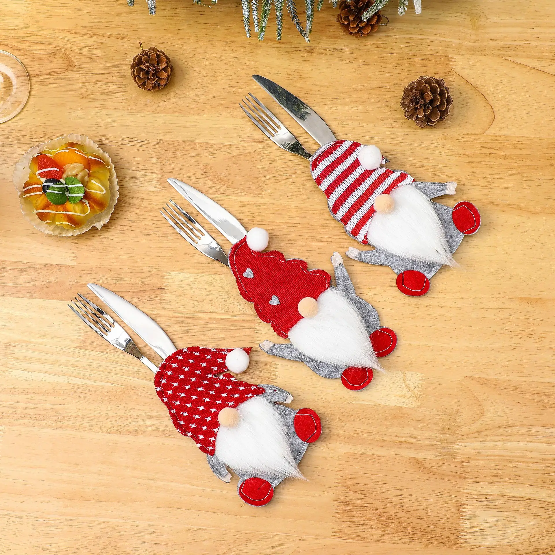 3pcs Christmas Decoration Supplies Dwarf Knife and Fork Set Faceless Elderly Knife and Fork Bag Rudolf Cutlery Set