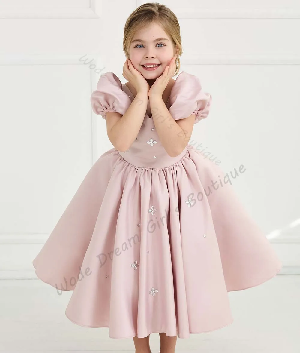 

Customized Tea Length Flower Girl Dresses for Wedding Kids Square Neck Puff Sleeve Crystal Satin Princess Pageant Birthday Gown