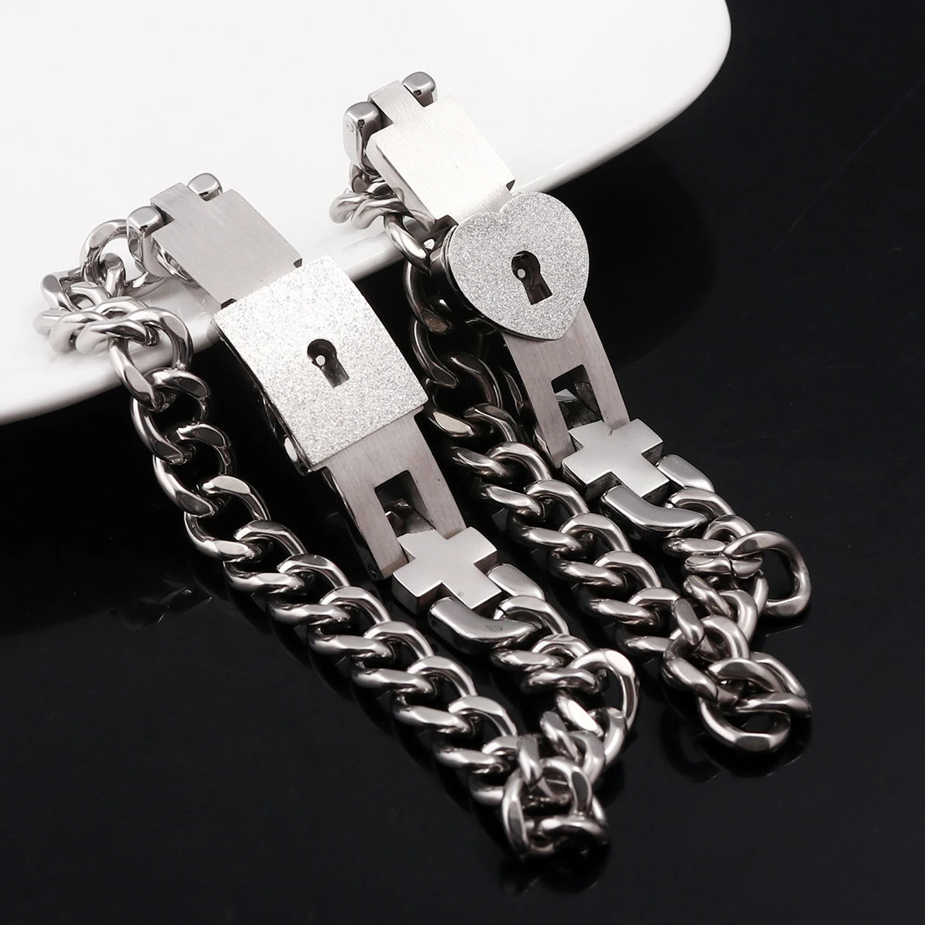 2Pcs Couple Heart Lock Bracelets Set Stainless Steel Lock & Key Bangle Matching Bracelets Valentine Jewelry Gift For Men Women