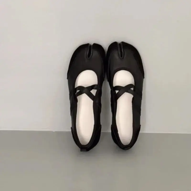 black-silver-red-ballet-flats-trainers-women-split-toe-balle-y2k-style-fashion-single-shoes-mary-janes-winter-citywalk-shoes