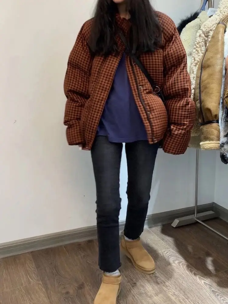 2024 Winter neue koreanische Stil lose dicke beliebte Parkas Jacke für Frauen Mode karierte kurze lässige warme Jacke für Frauen