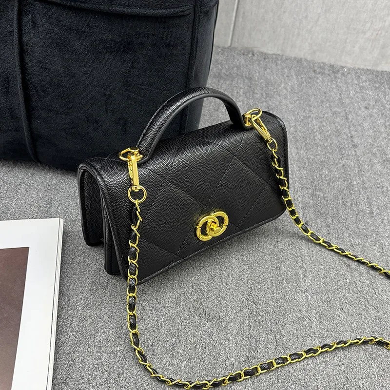 

Classic Designer Paris Fashion Large Capacity Tote Bag For Commuter Women With Solid Color Leather Material