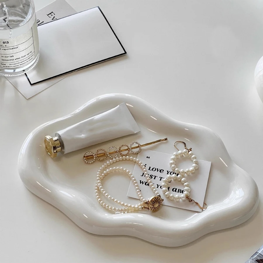 Light Luxury Plastic Jewelry Tray Mini Cloud Shape Jewelry Display Plate Jewelry Dish Watches/Keys Storage