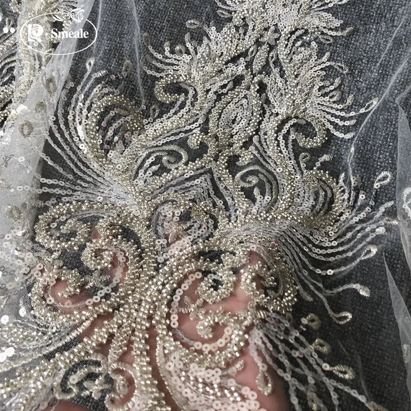 3 Arten von silberfarbenen Perlen- und Pailletten-Ausschnitt-Applikationsdesign, Blumenaccessoires für Hochzeitskleider und Abendkleider
