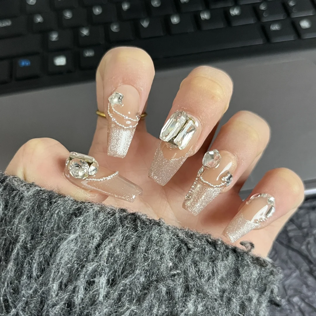 Emmabeauty Ice Diamond Lady New Year Handmade Press On Nails Medium Long Blush Diamond High-end Web Celebrity White.No.29348