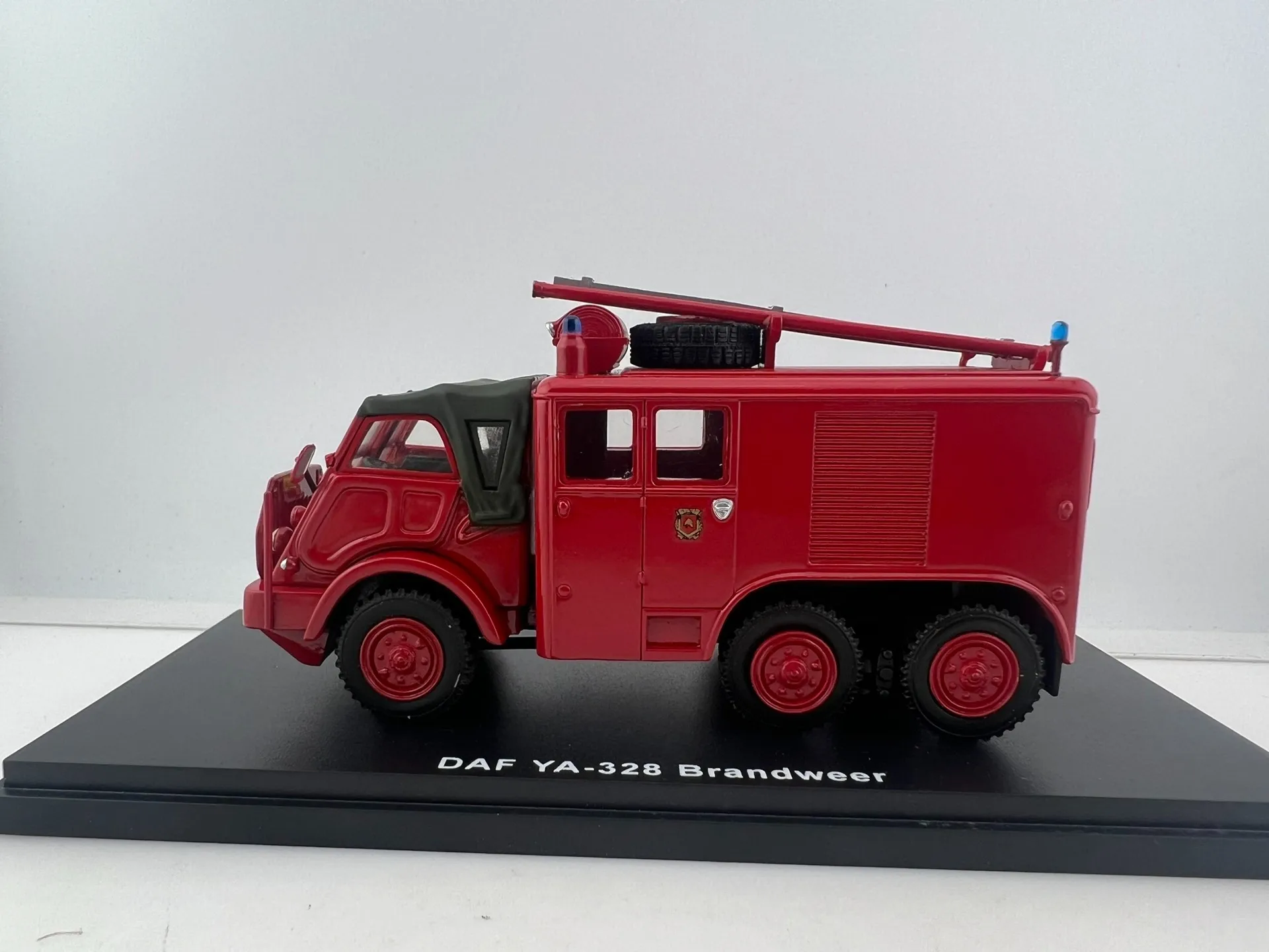 Diecast Golden Oldies Escala 1/50 DAF YA-328 Modelo de carro de resina de motor de bombeiros Brinquedo colecionável presente Lembrança Ornamento de exibição