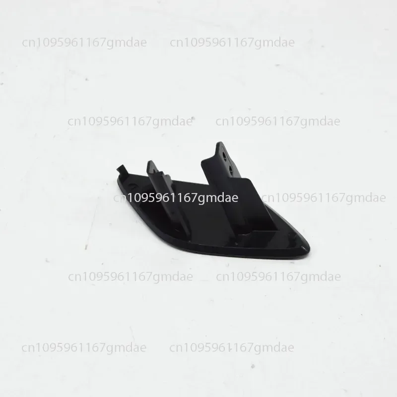 Applicable to F87 front bumper spray cover, headlight cleaning cover 51118068557 51118068558