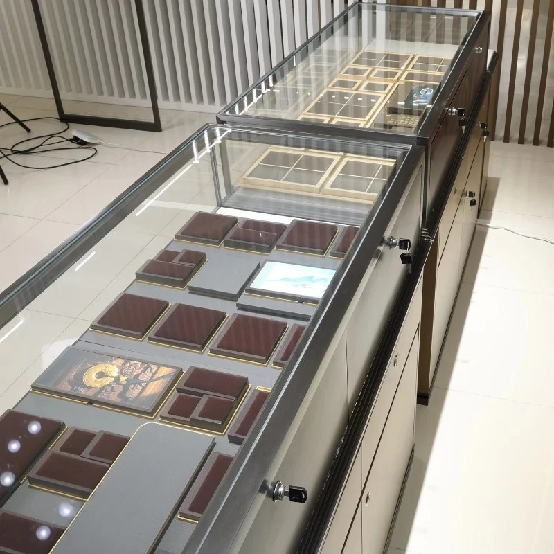 تصميم تجاري حديث راقي من الزجاج المعدني برقبة متجر سوداء مخصصة لعرض المجوهرات #2