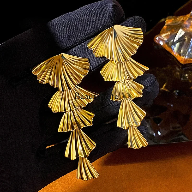 European and American exaggerated ginkgo biloba fringed earrings fashion light luxury high temperament earrings women